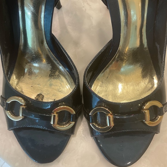 Carlos Navy Peep Toe Pumps with Gold Bit Details, Size 8 - Picture 3 of 12